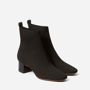 Everlane The Glove Boot in Black